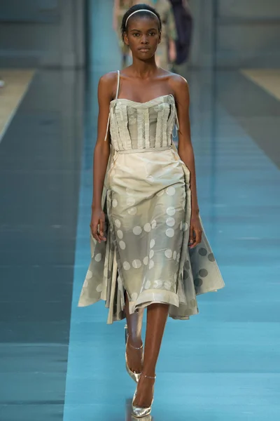 Look 17